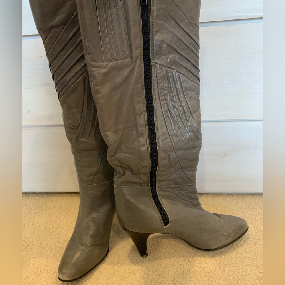 Vintage Van Eli Women's Gray tall leather heeled Boots 6